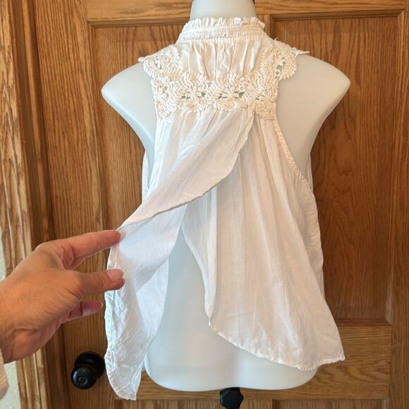 FREE PEOPLE Lace Sleeveless Shirt With Crossover Back - Picture 6 of 12
